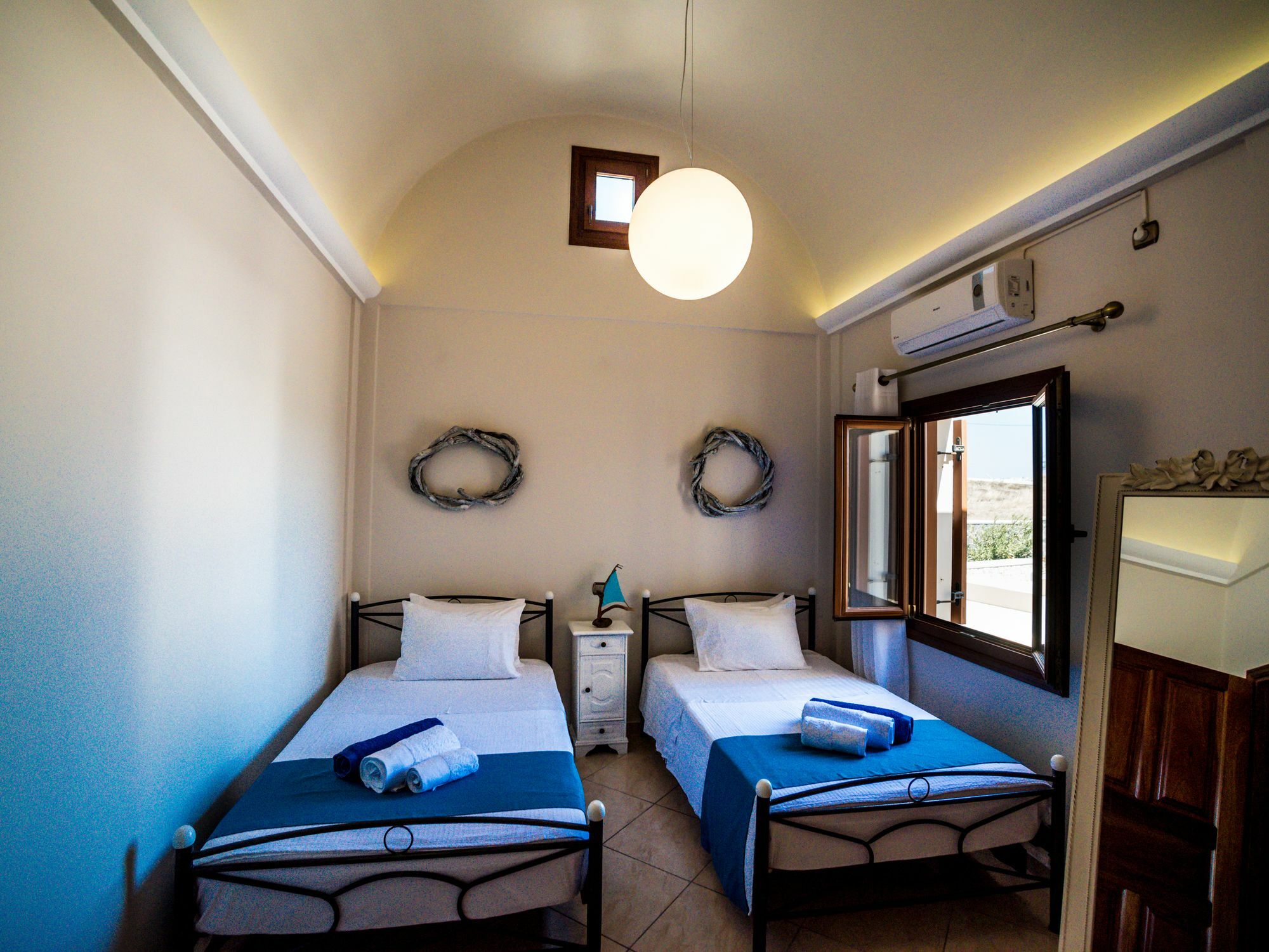 Vineyard Exclusive Suites Akrotírion Exterior foto